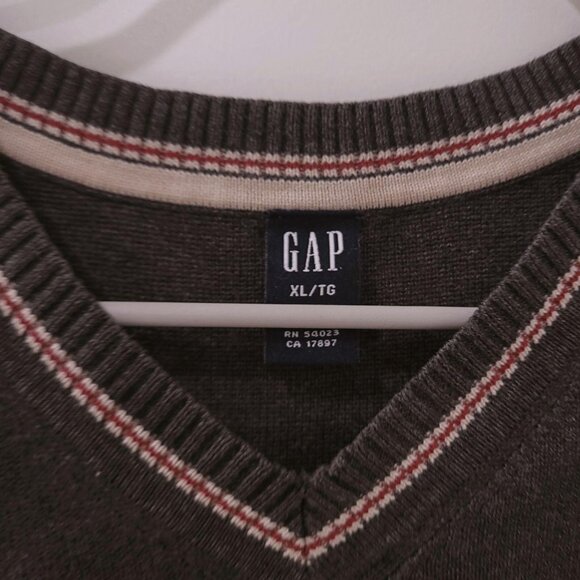 GAP Gray Knit Vest - Picture 3 of 4